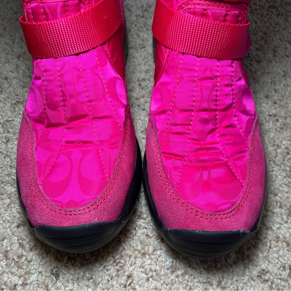 Coach Pink Sharron Boots Size 9.5B Logo Buckle & Suede / Vibram Soles F2020/H11 - Picture 7 of 11
